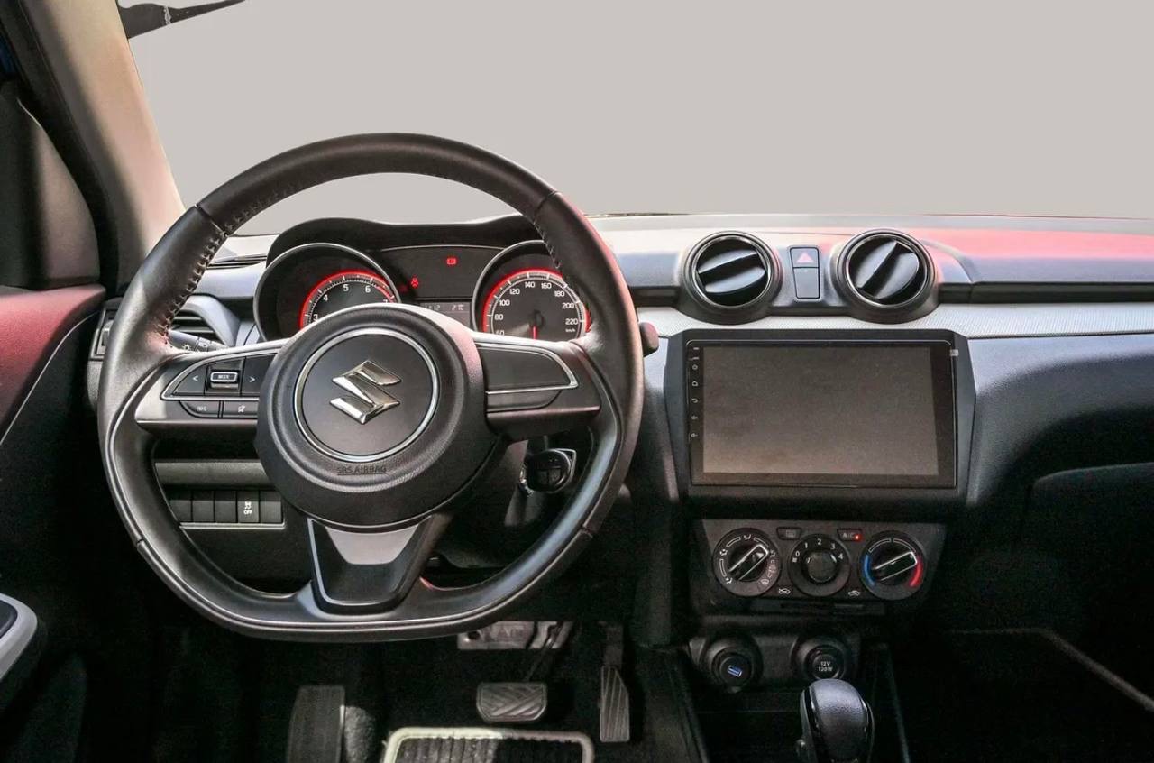 Suzuki Swift photo 3