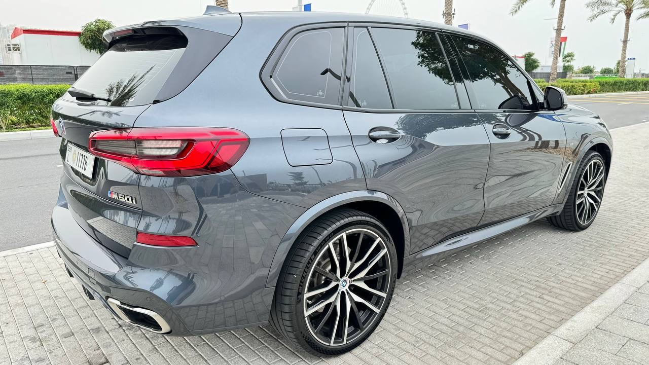 BMW X5 M50i photo 3