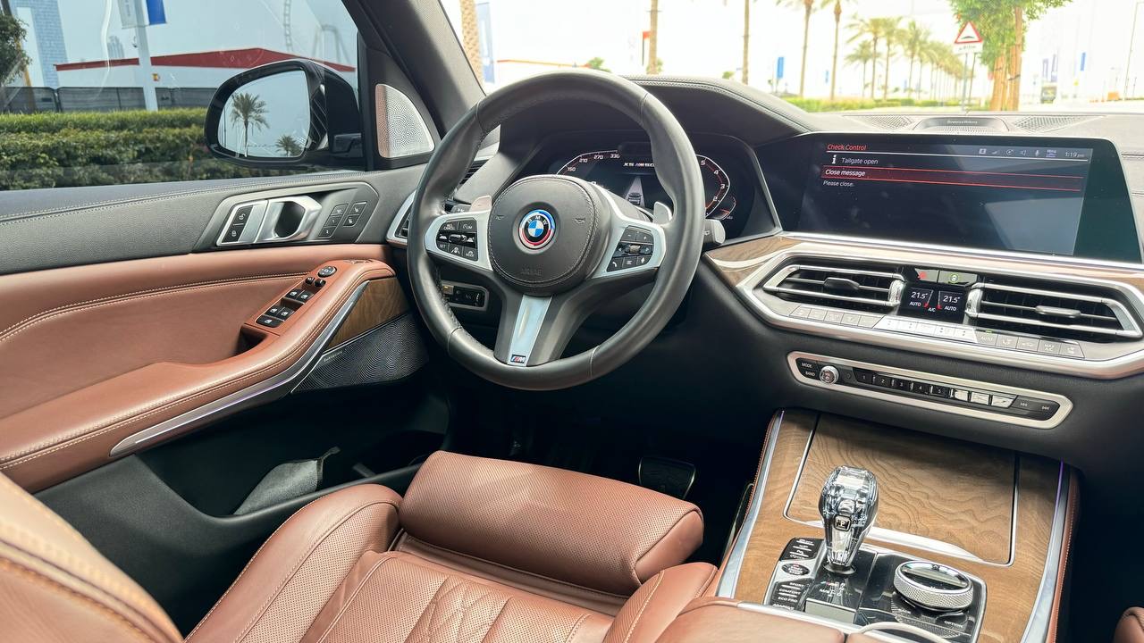 BMW X5 M50i photo 5