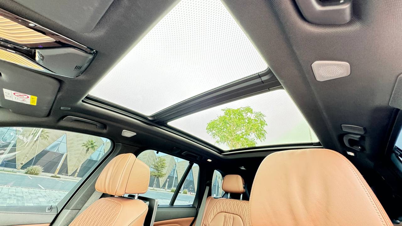 BMW X5 M50i photo 8