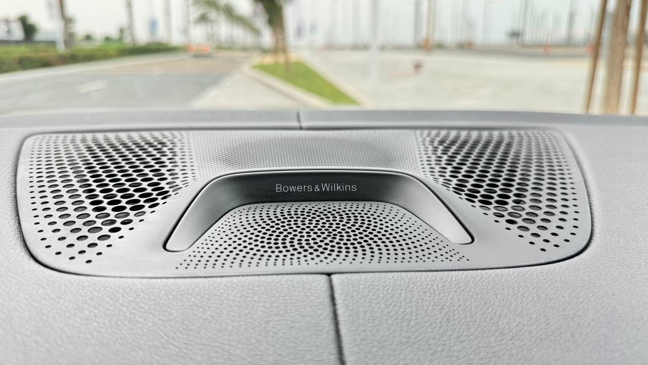 BMW X5 M50i photo 9