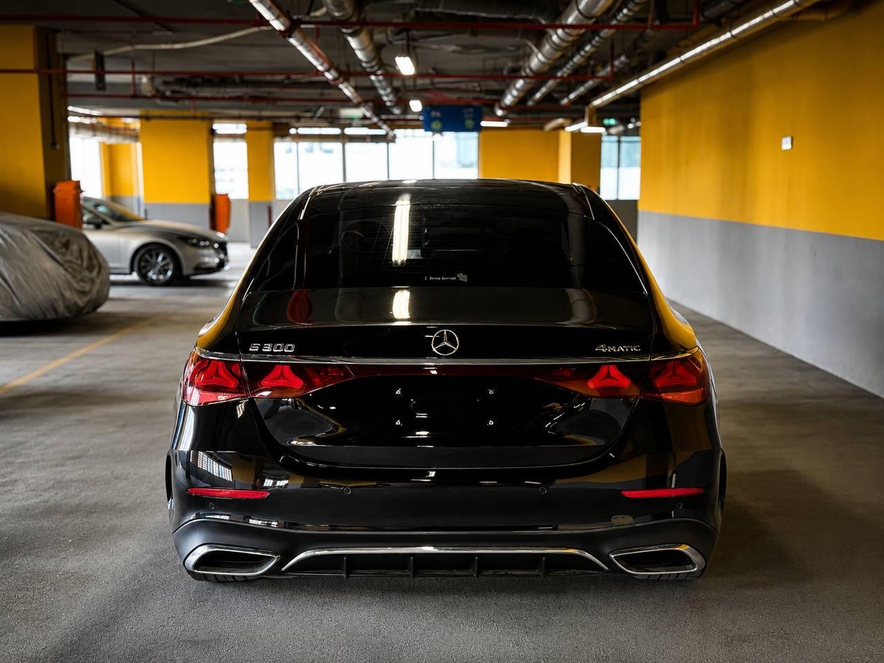 Mercedes-Benz E300 photo 4