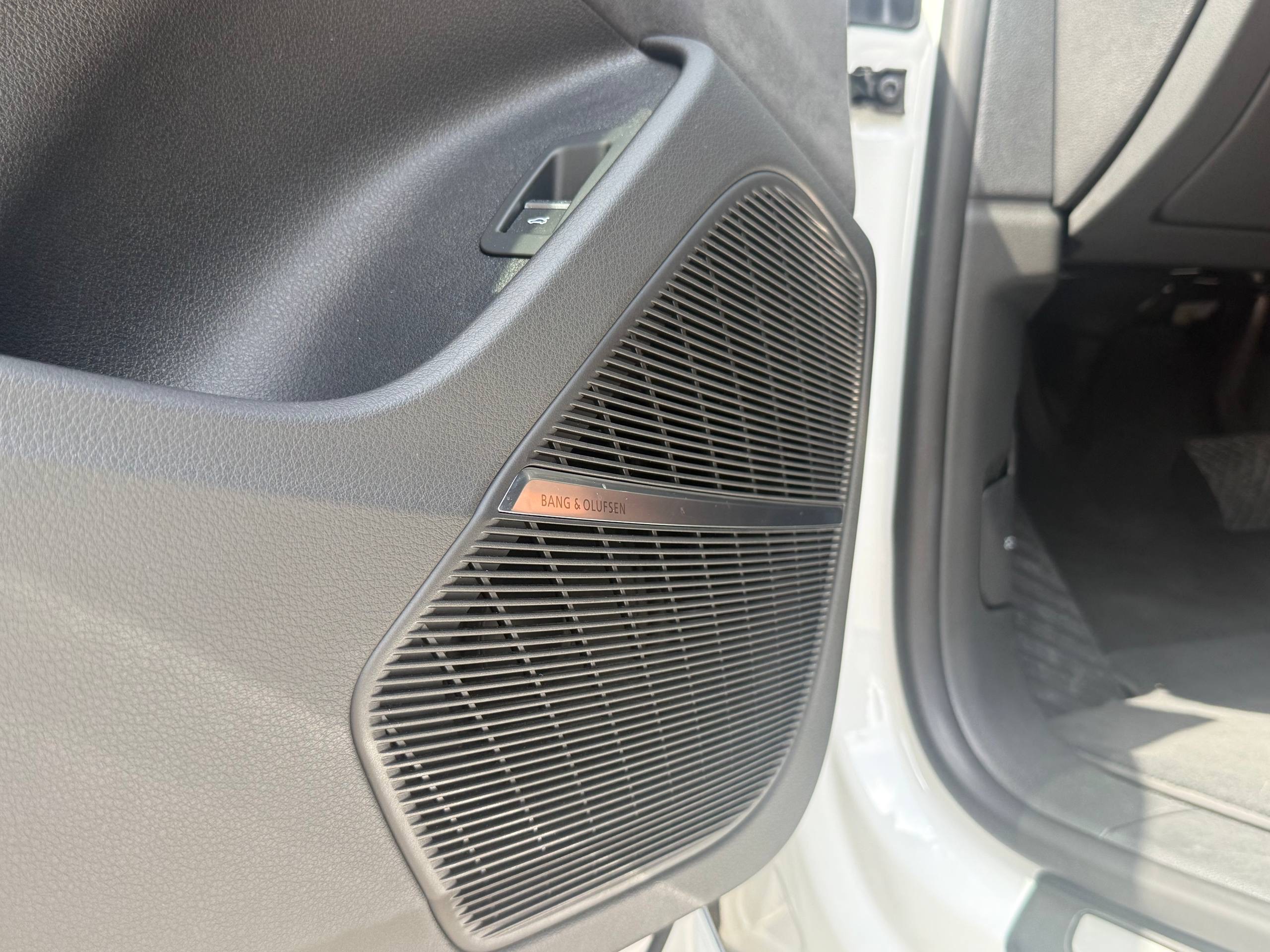 Audi Q8 55 TFSI Quattro photo 7