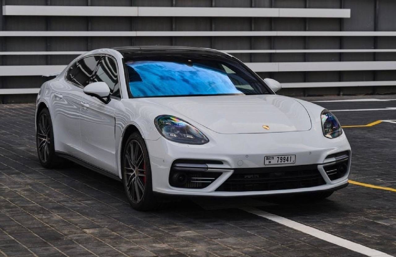 Porsche Panamera Turbo photo 2