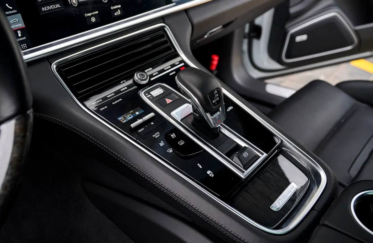 Porsche Panamera Turbo photo 7