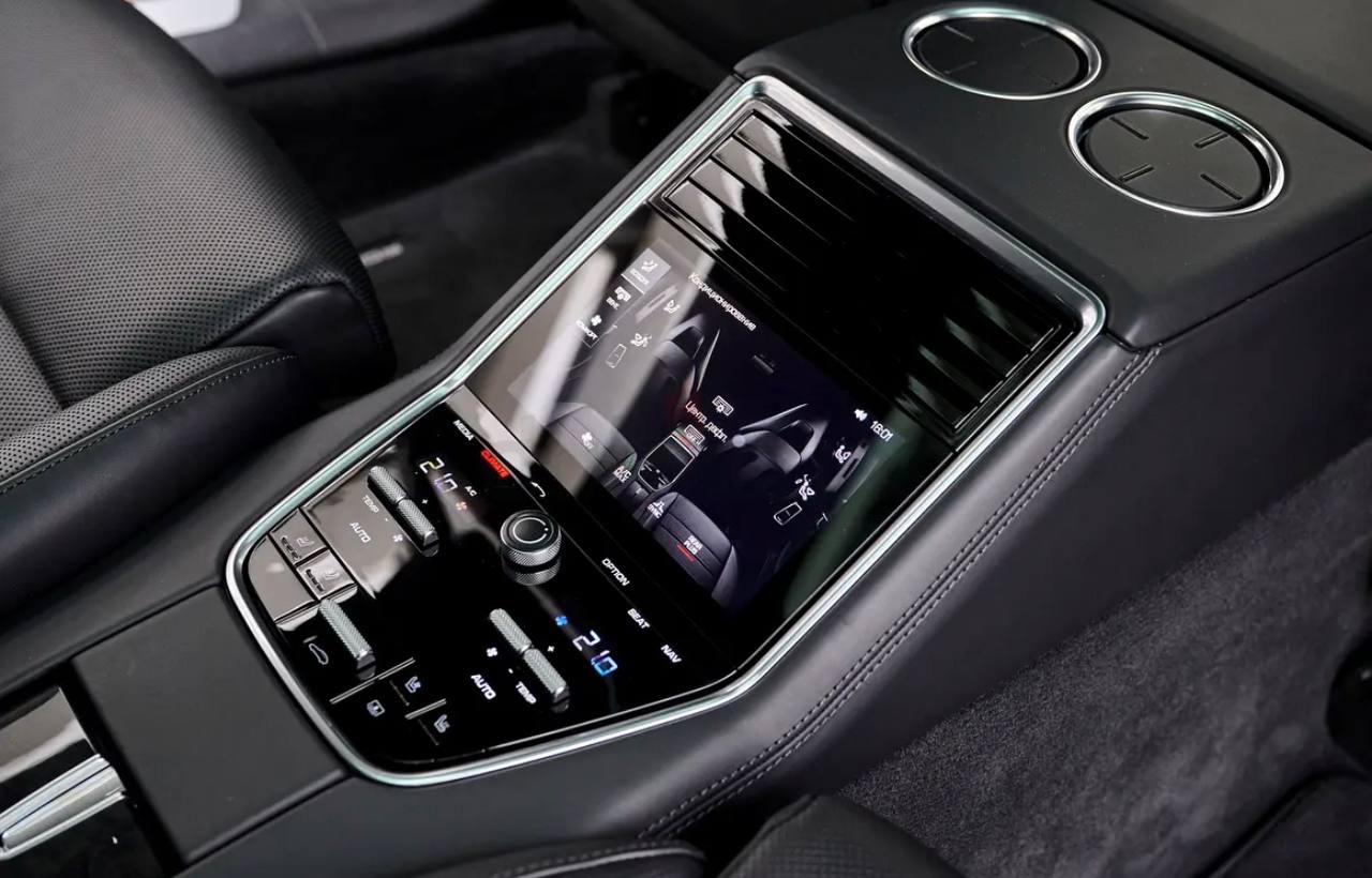 Porsche Panamera Turbo photo 8