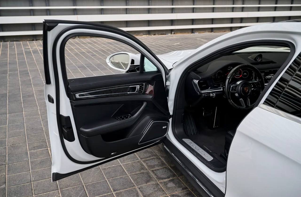 Porsche Panamera Turbo photo 9