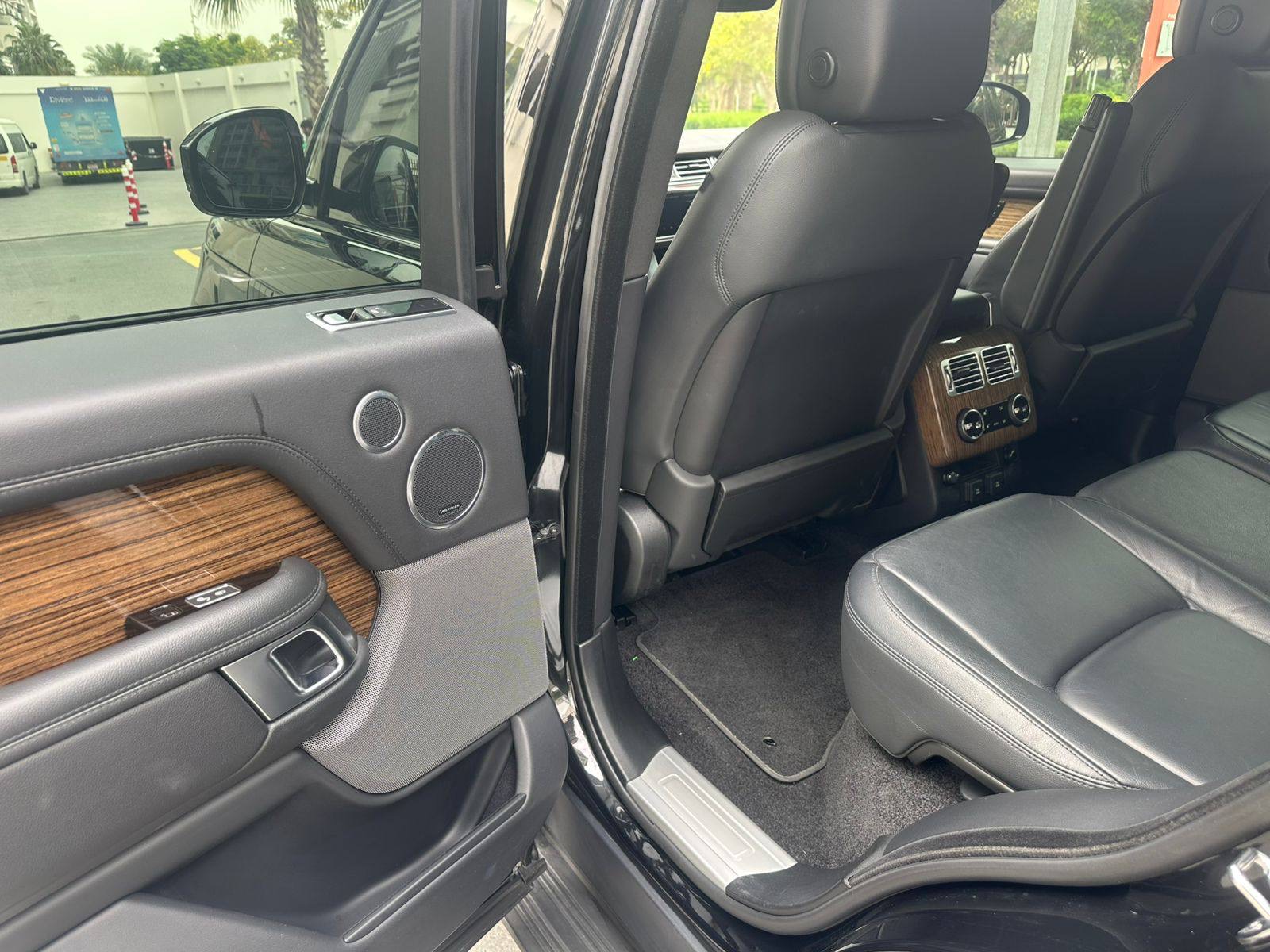 Land Rover Range Rover photo 6