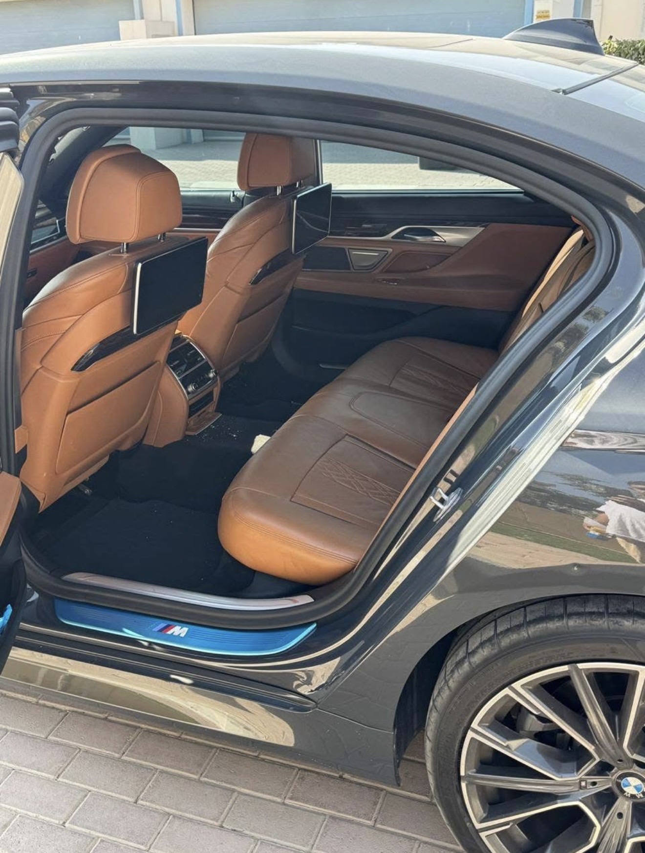 BMW 740 photo 5