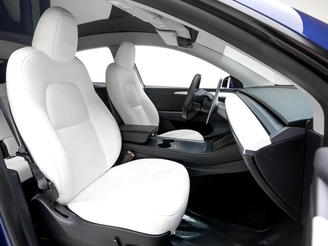 Tesla Model Y Long Range photo 6