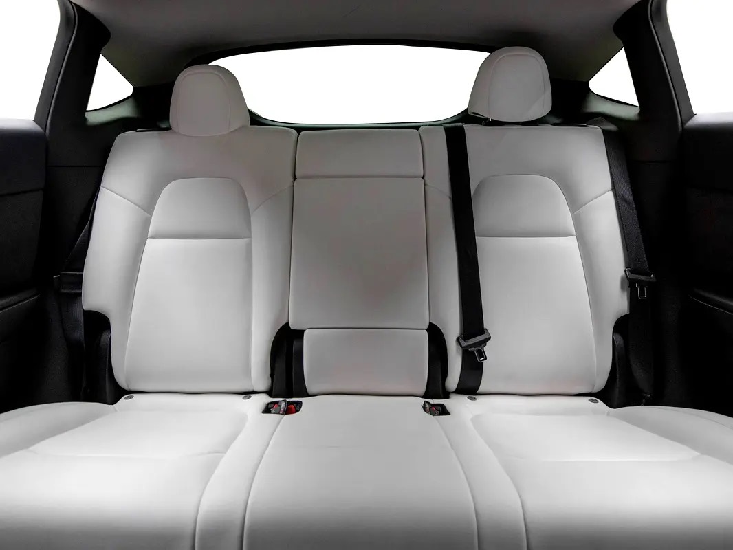 Tesla Model Y Long Range photo 8