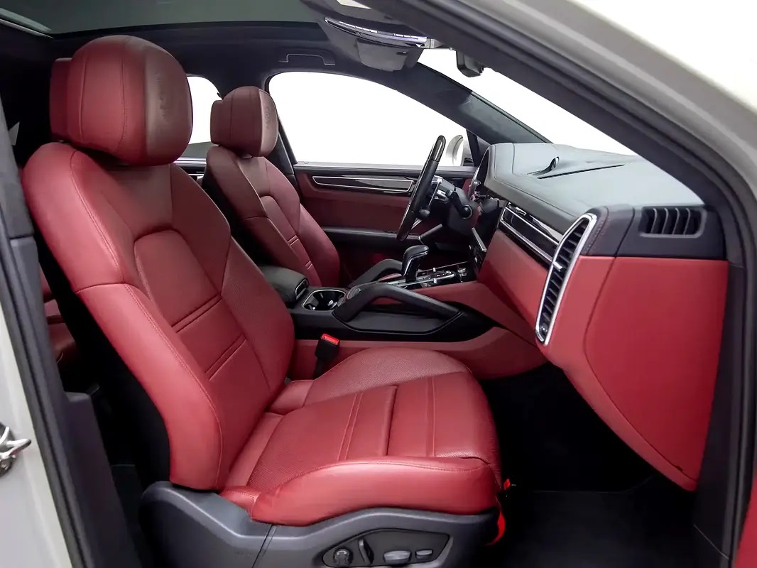 Porsche Cayenne GTS Coupe photo 6