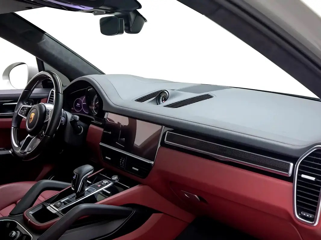 Porsche Cayenne GTS Coupe photo 7