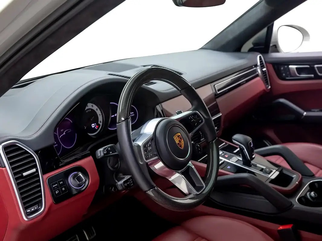 Porsche Cayenne GTS Coupe photo 8