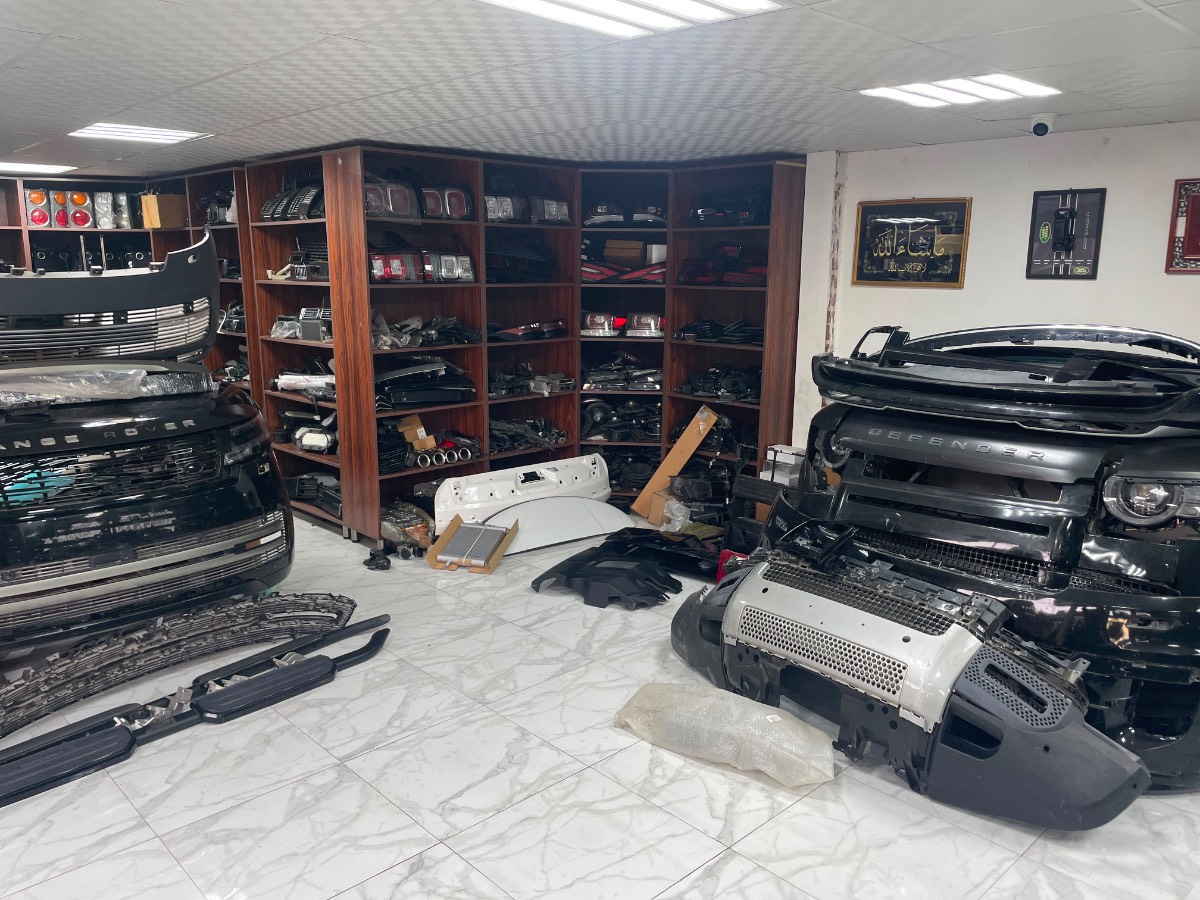 Land Rover Range Rover 2010-2026 photo 4
