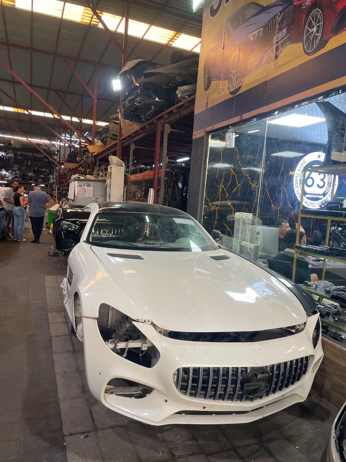 Mercedes-Benz 2020-2026 photo 2