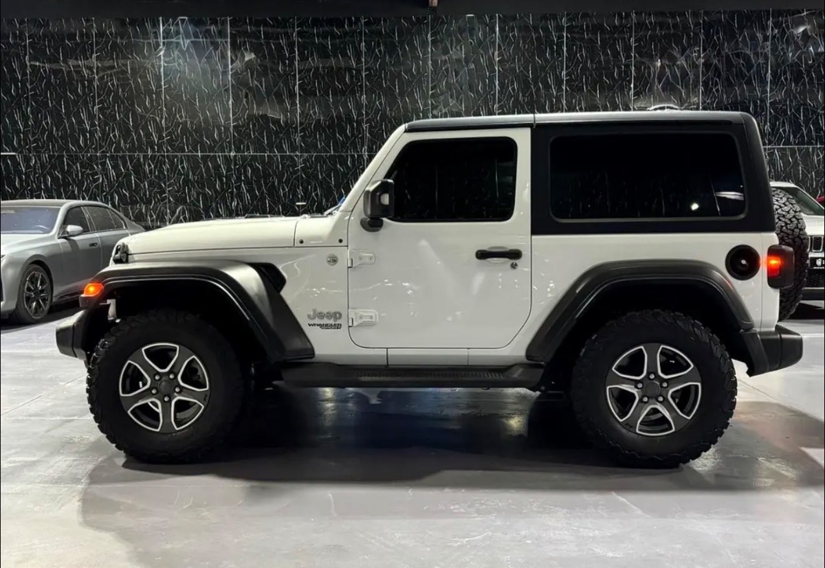 Jeep Wrangler Sport photo 5
