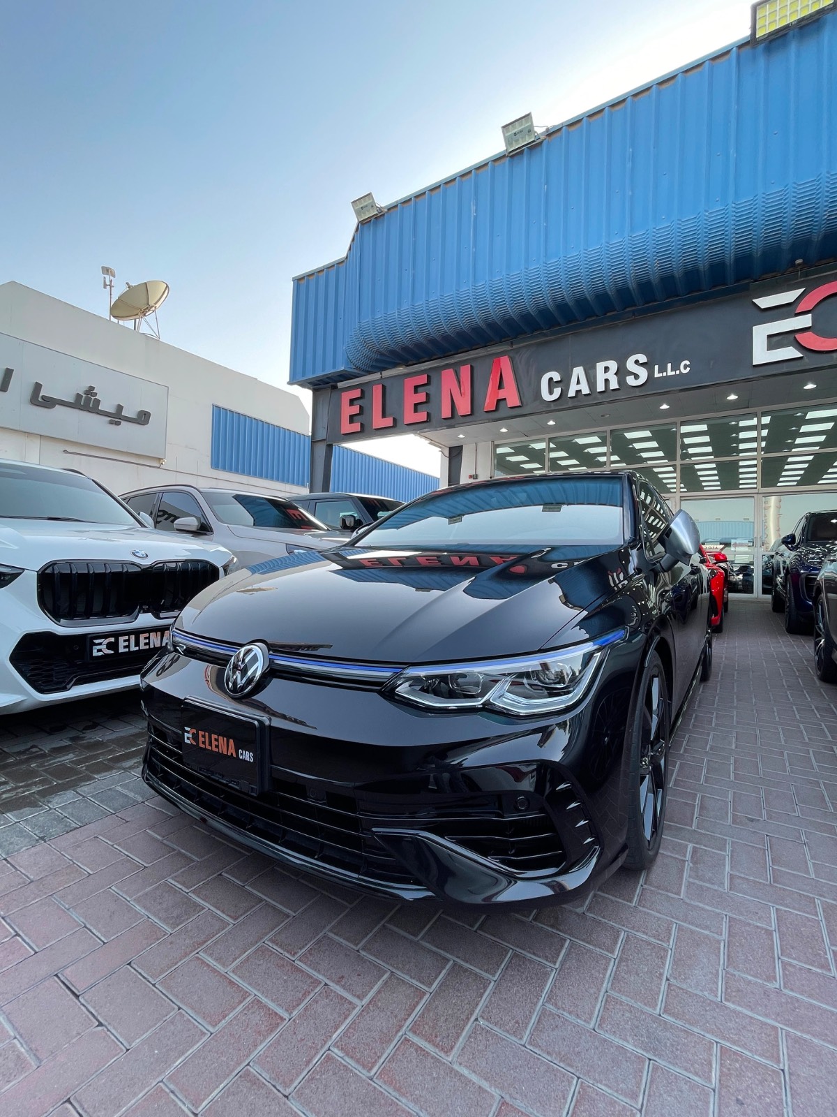 VW Golf R photo 2