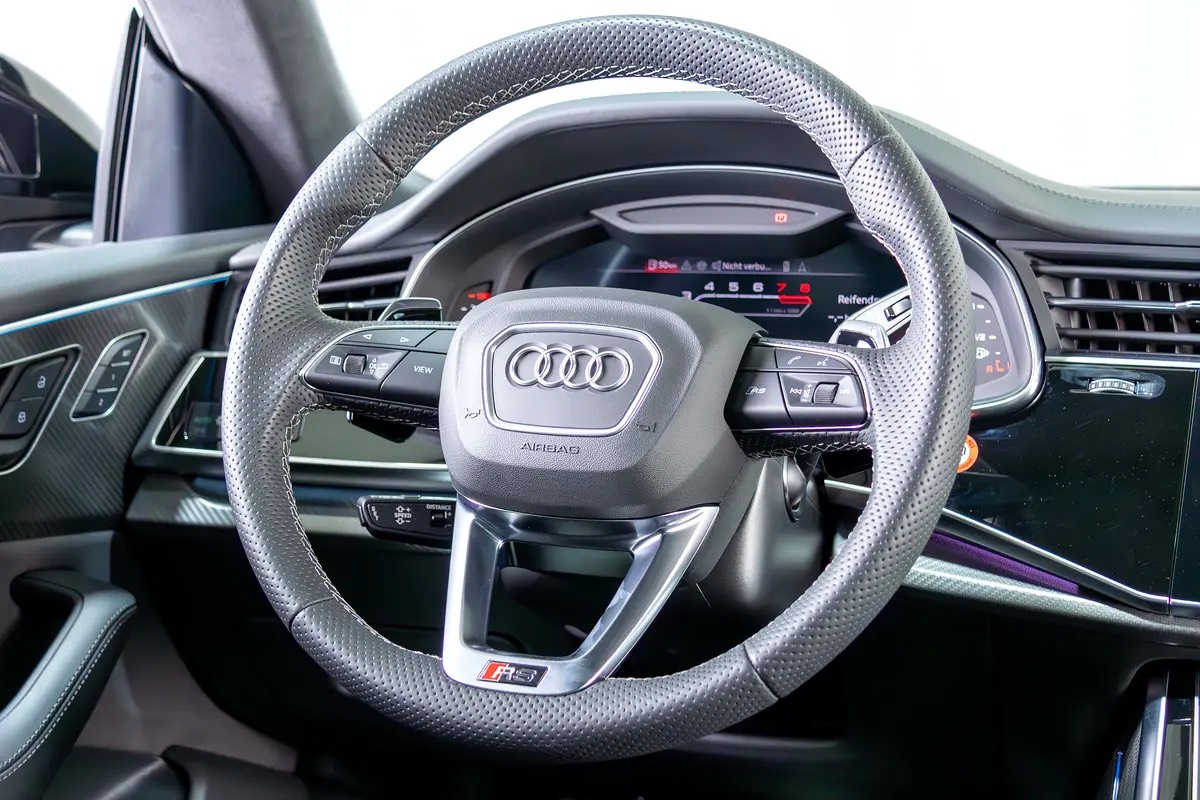 Audi RS Q8 4.0 TFSI quattro photo 9