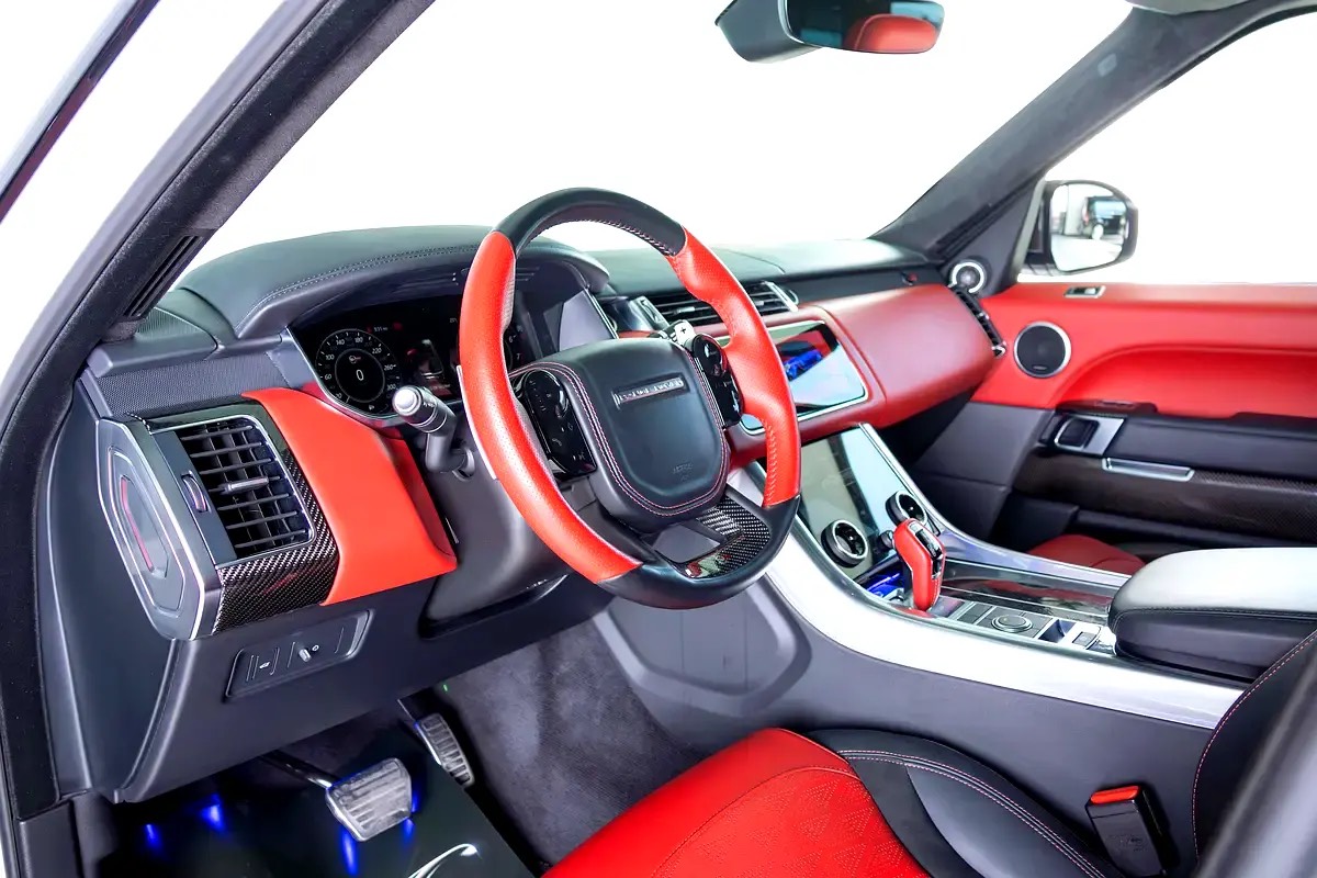 Land Rover Range Rover Sport SVR photo 8