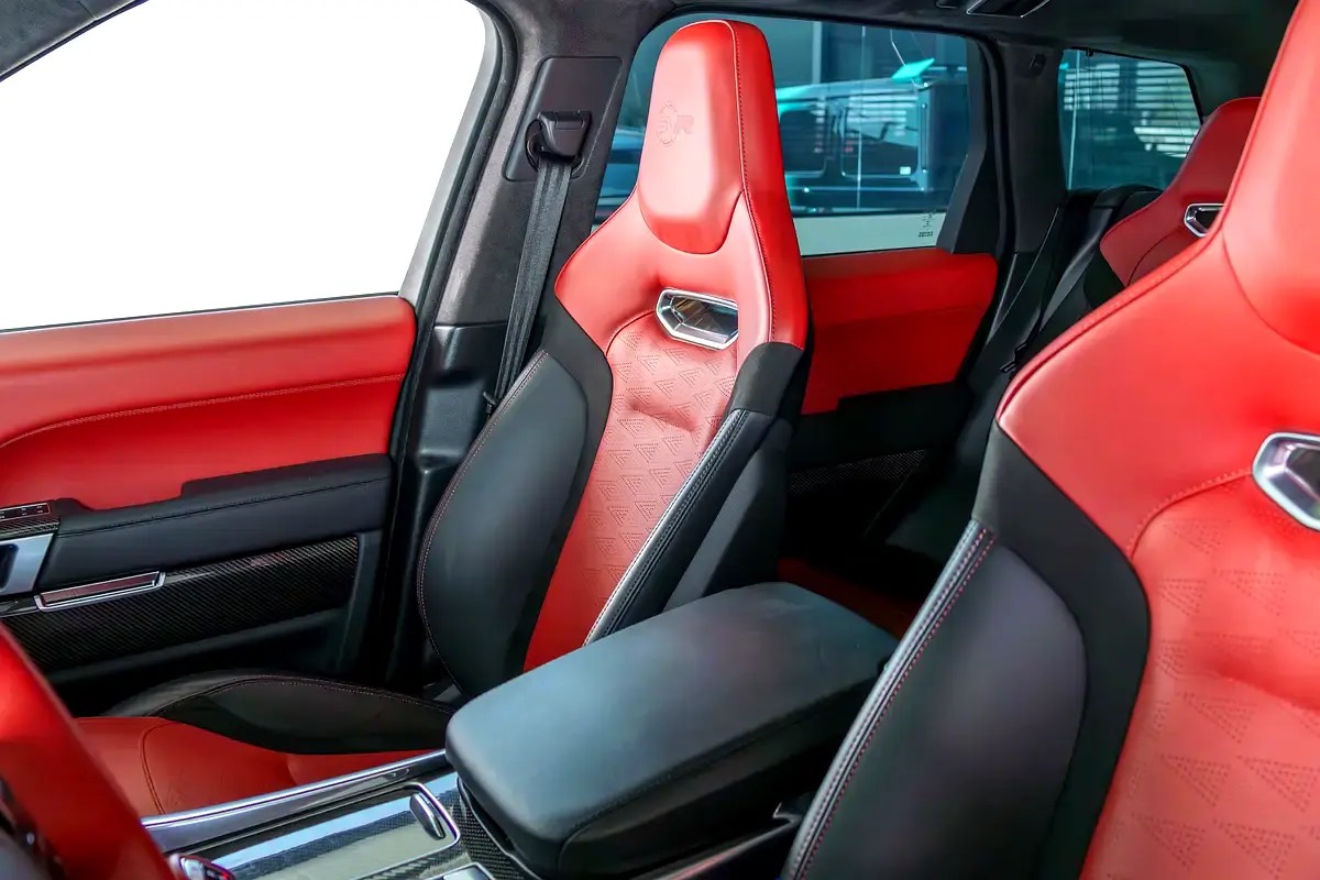 Land Rover Range Rover Sport SVR photo 10