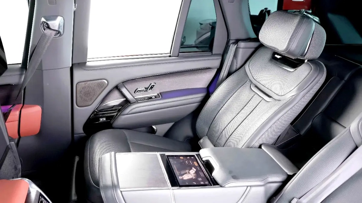 Land Rover Range Rover SV photo 9