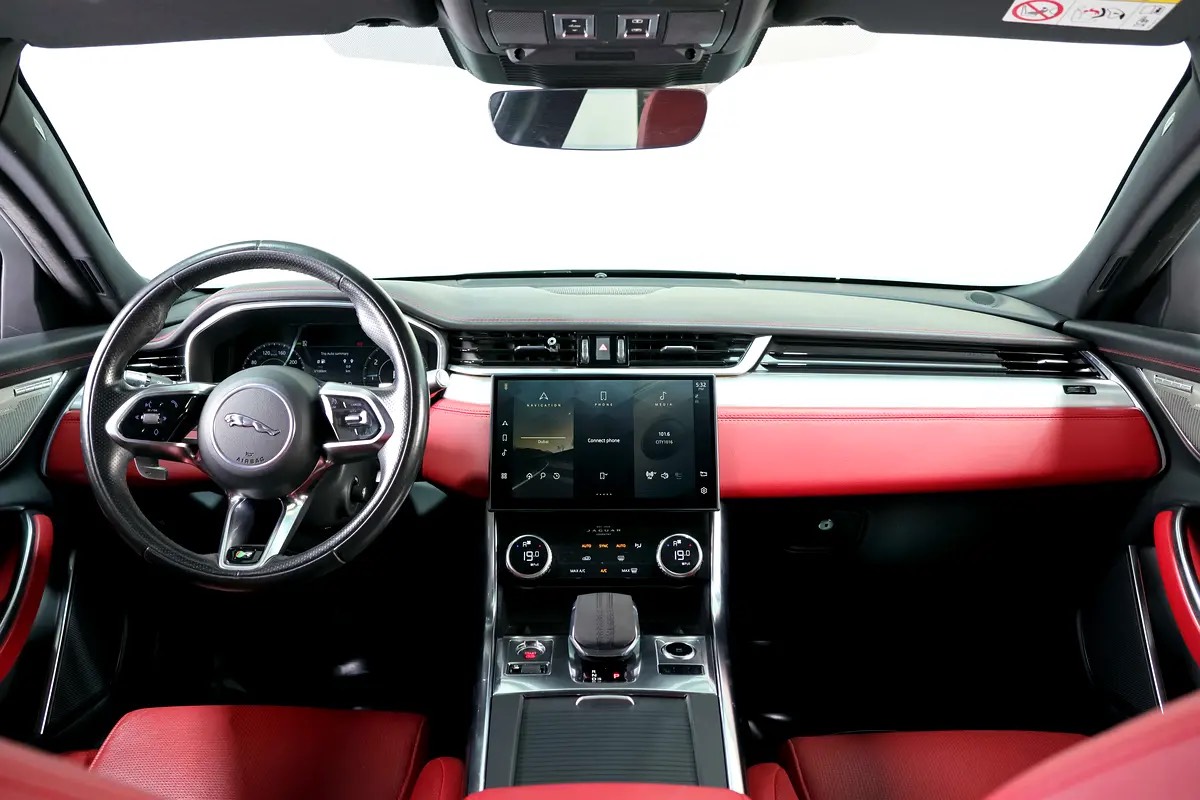 Jaguar XF R-Sport photo 8