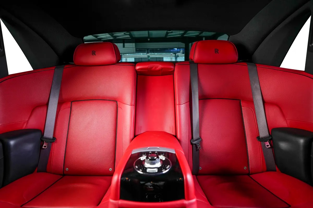 Rolls-Royce Ghost Standard photo 10