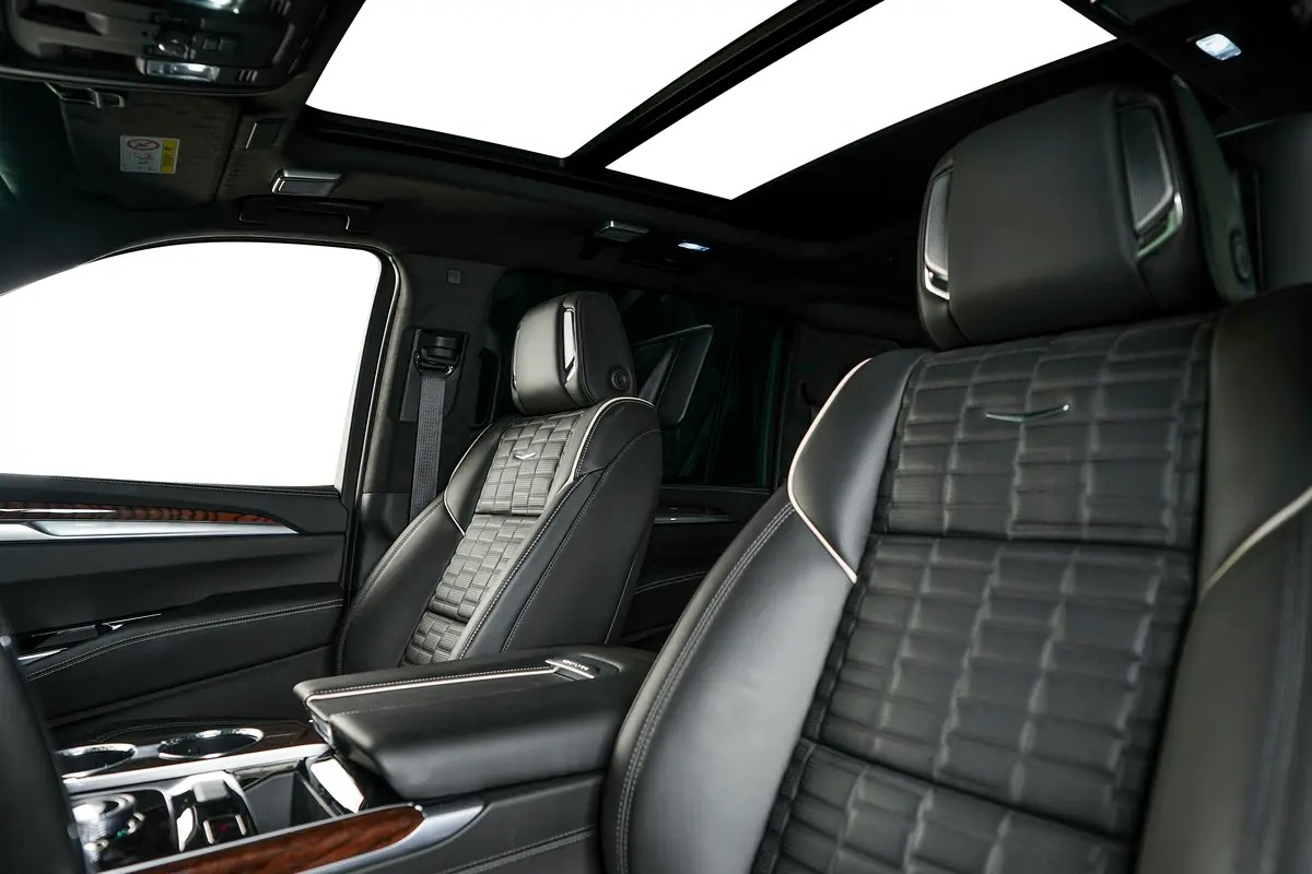 Cadillac Escalade ESV photo 8