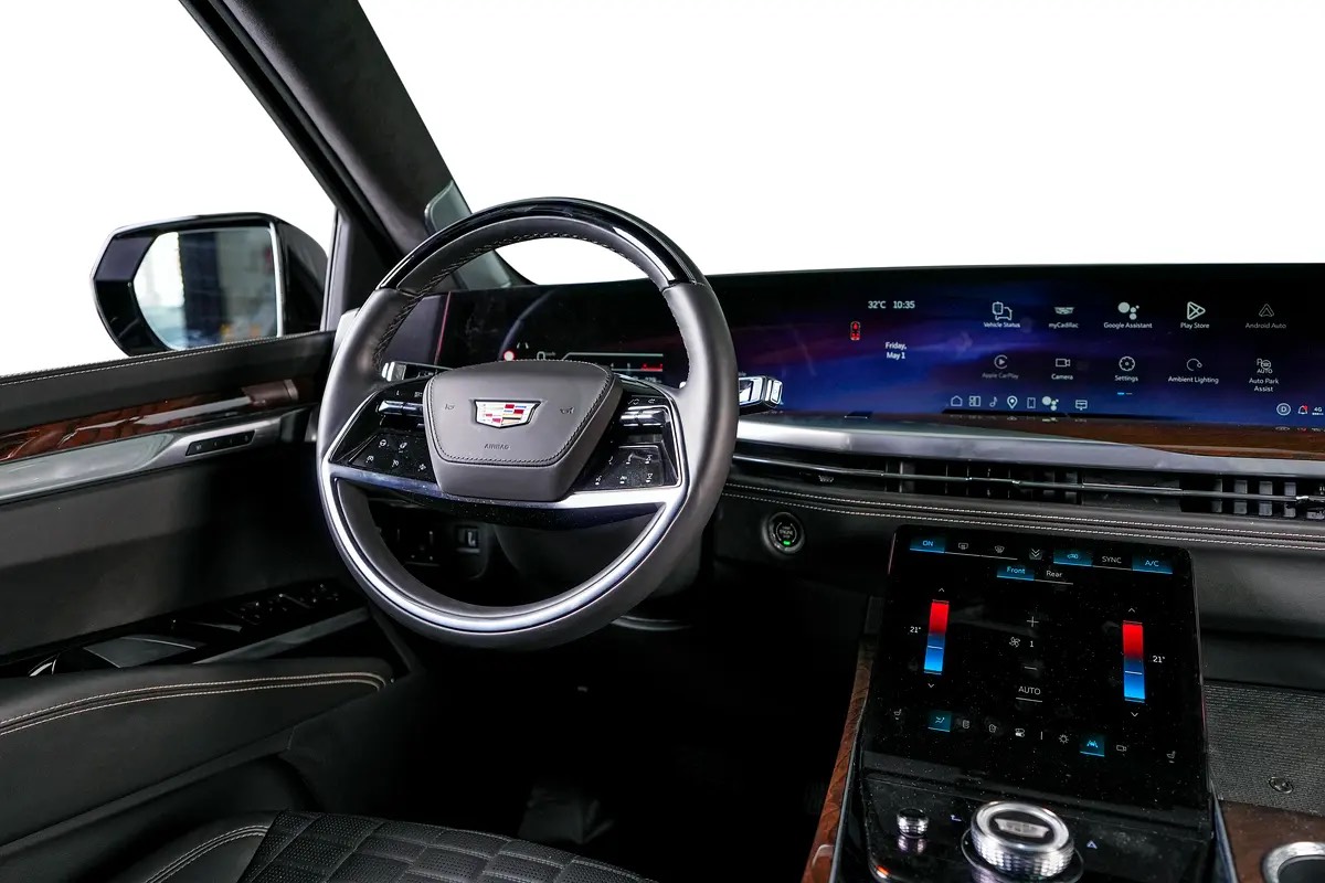 Cadillac Escalade ESV photo 9