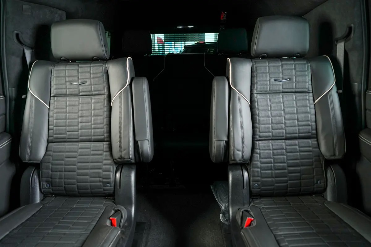 Cadillac Escalade ESV photo 10
