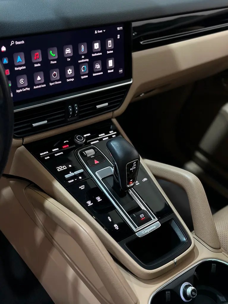 Porsche Cayenne Coupe photo 8