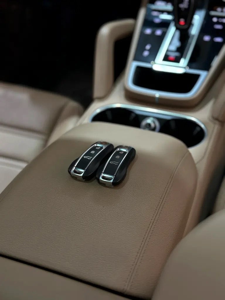 Porsche Cayenne Coupe photo 10