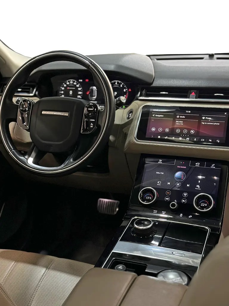 Land Rover Range Rover Velar R-Dynamic SE photo 9