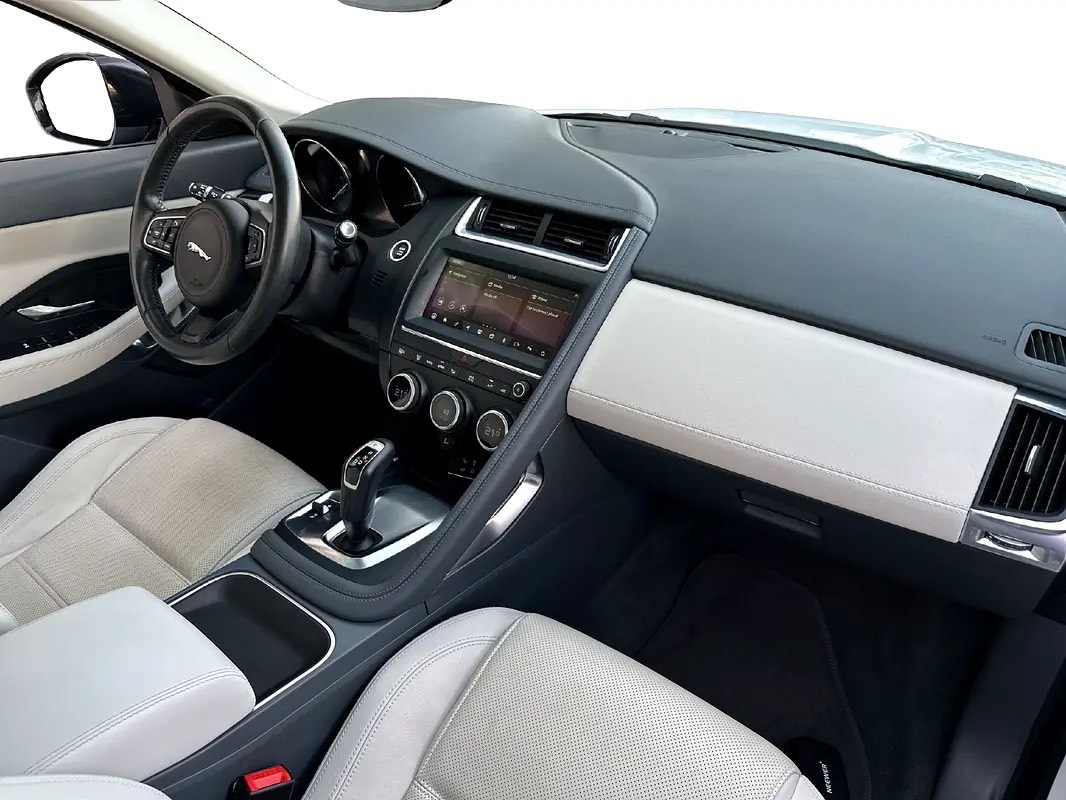 Jaguar E-Pace P200 AWD photo 6