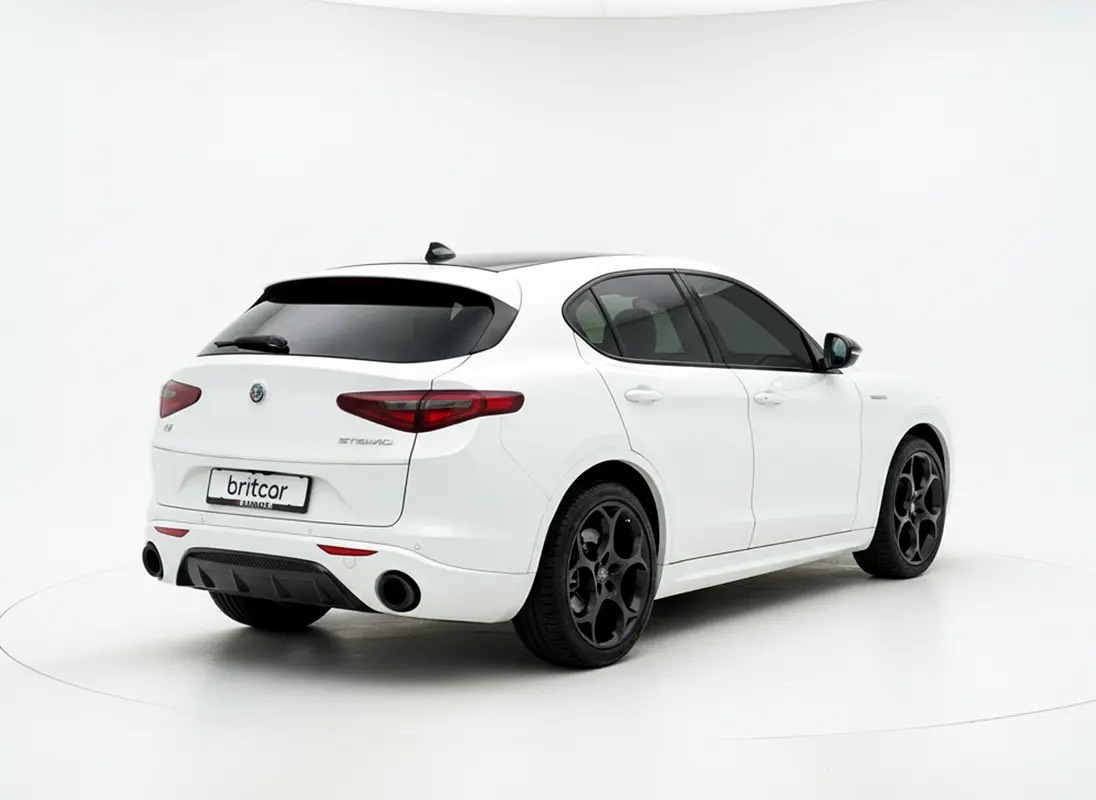 Alfa Romeo Stelvio Veloce photo 4