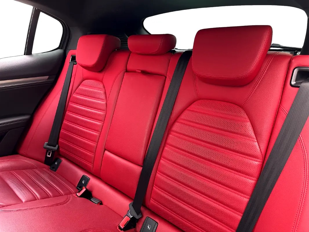 Alfa Romeo Stelvio Veloce photo 9