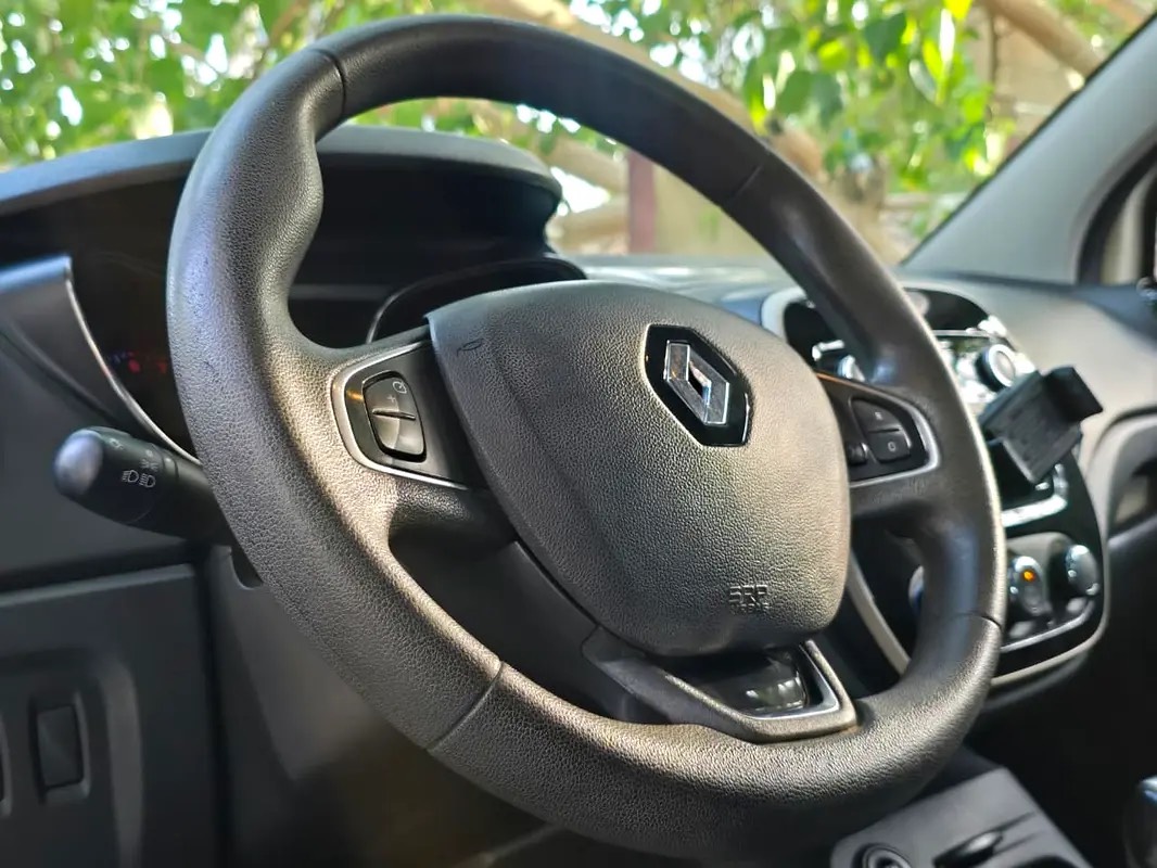 Renault Captur LE photo 7