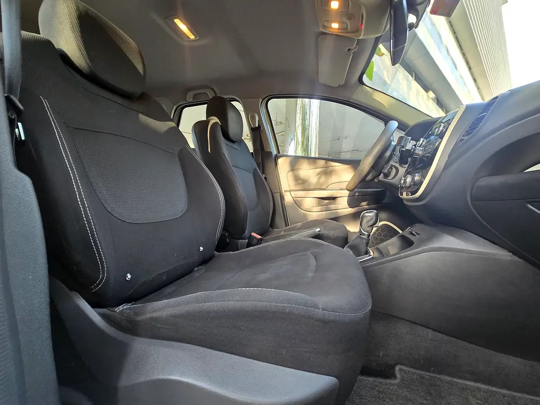 Renault Captur LE photo 8