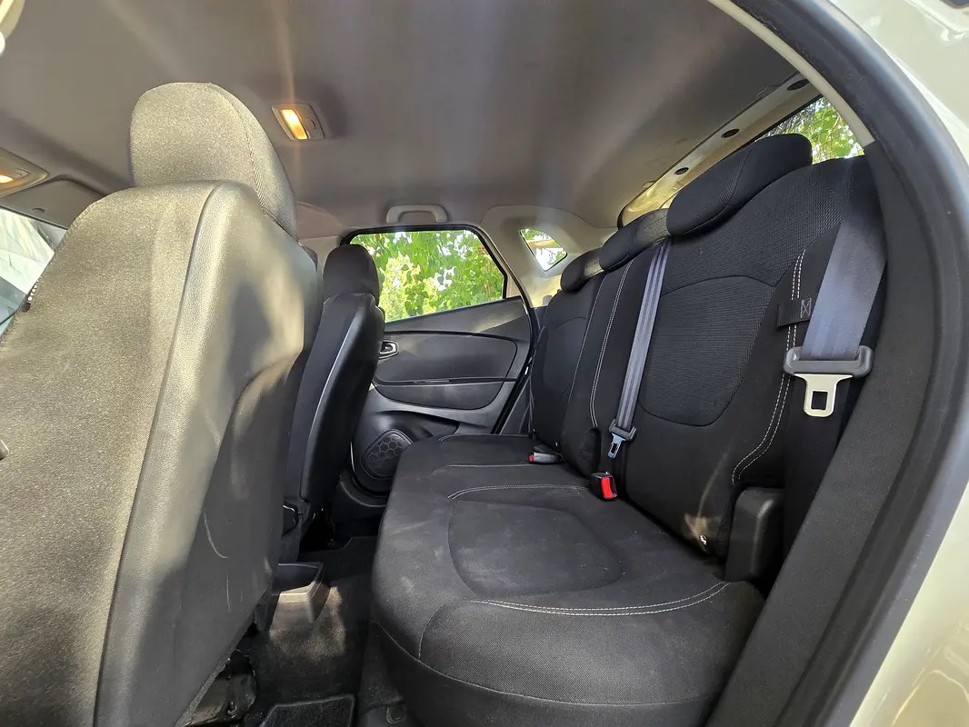 Renault Captur LE photo 9