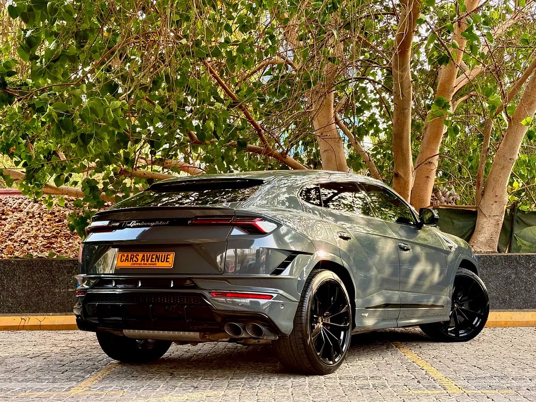 Lamborghini Urus S photo 4