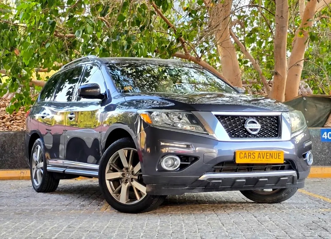 Nissan Pathfinder SL photo 2