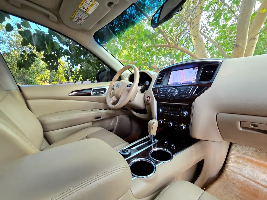 Nissan Pathfinder SL photo 5