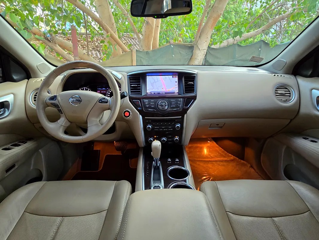 Nissan Pathfinder SL photo 6