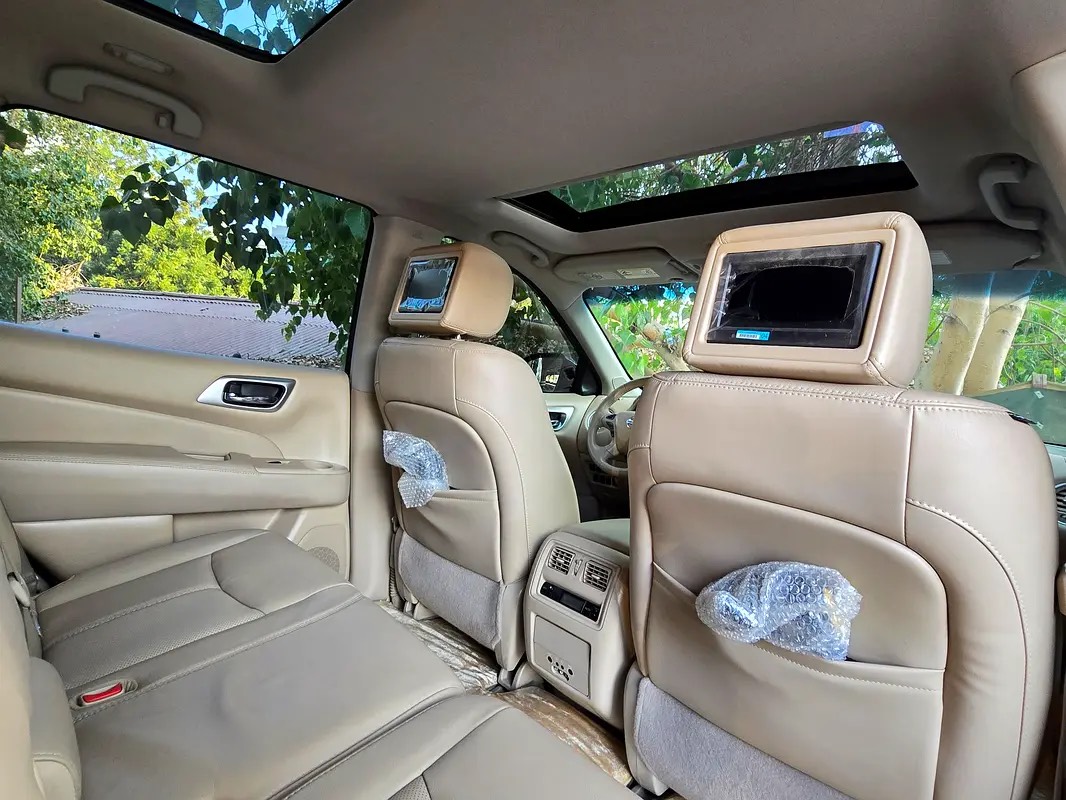 Nissan Pathfinder SL photo 7