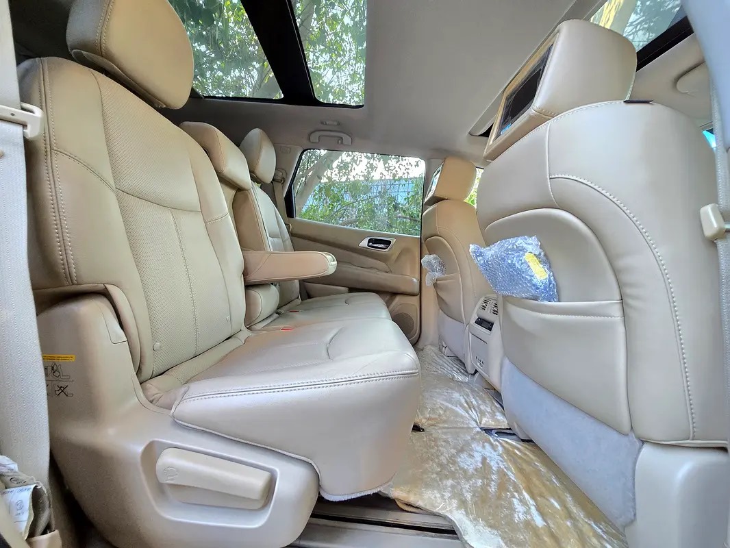 Nissan Pathfinder SL photo 10