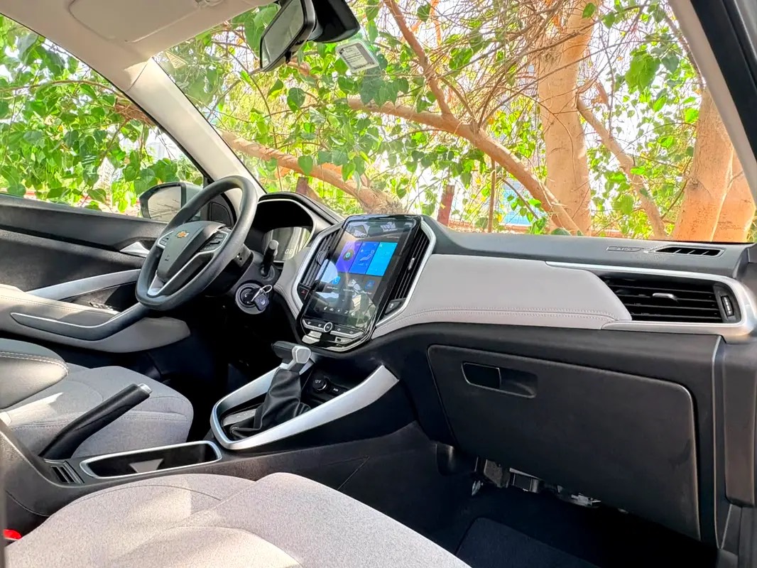 Chevrolet Captiva LS photo 8