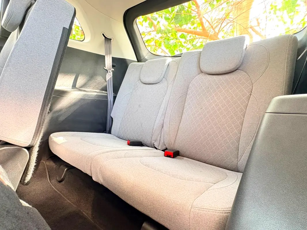 Chevrolet Captiva LS photo 9