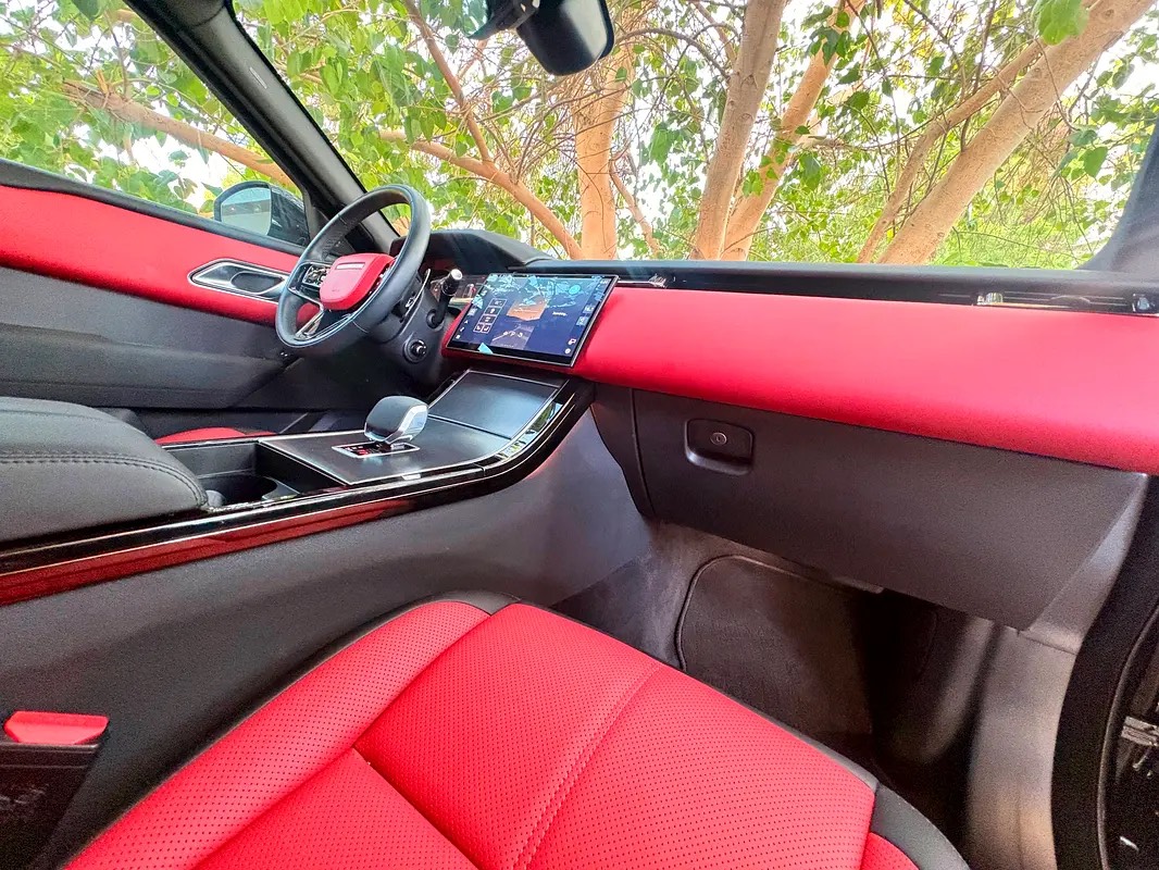 Land Rover Range Rover Velar R-Dynamic HSE photo 6