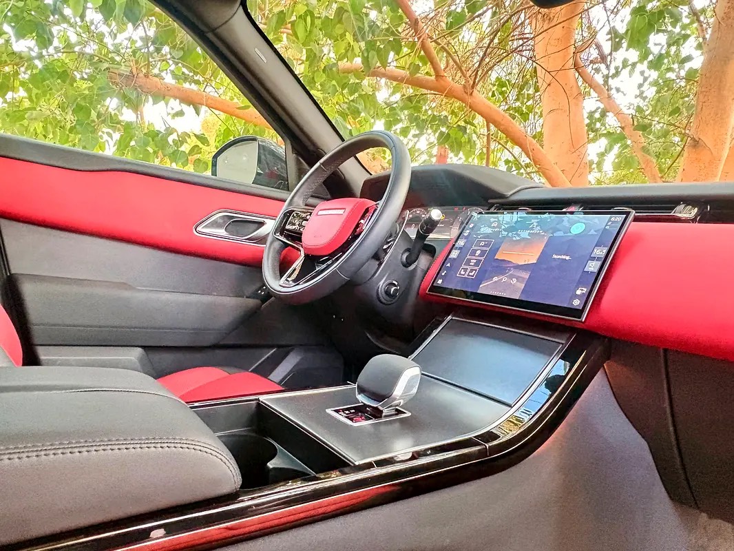 Land Rover Range Rover Velar R-Dynamic HSE photo 7